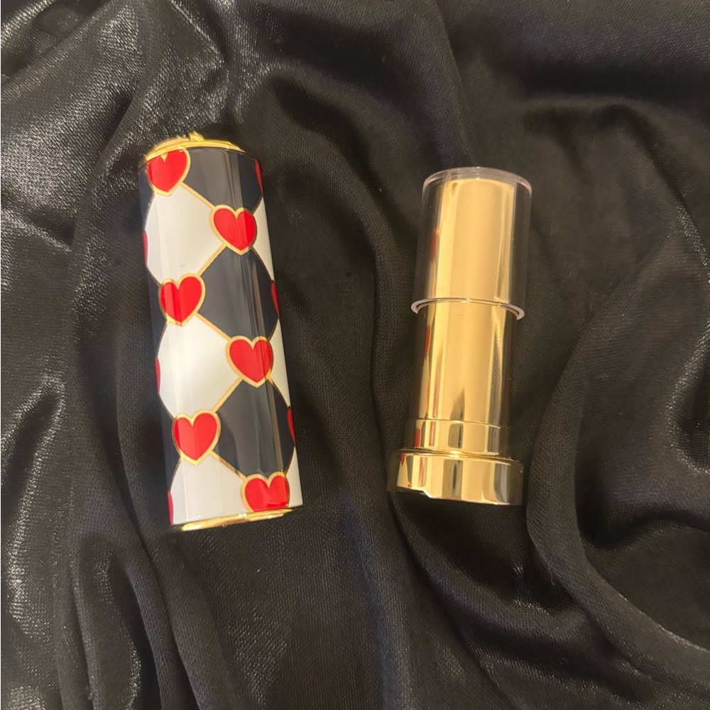*LIMITED EDITION* Carolina Herrera Lipstick- 140